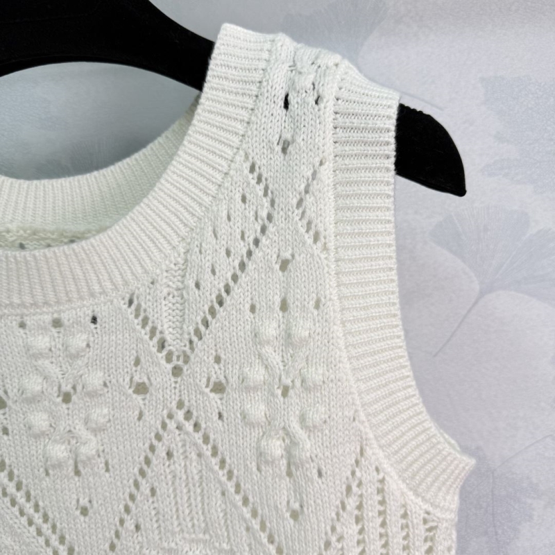 chr1st1an D10r sweaters